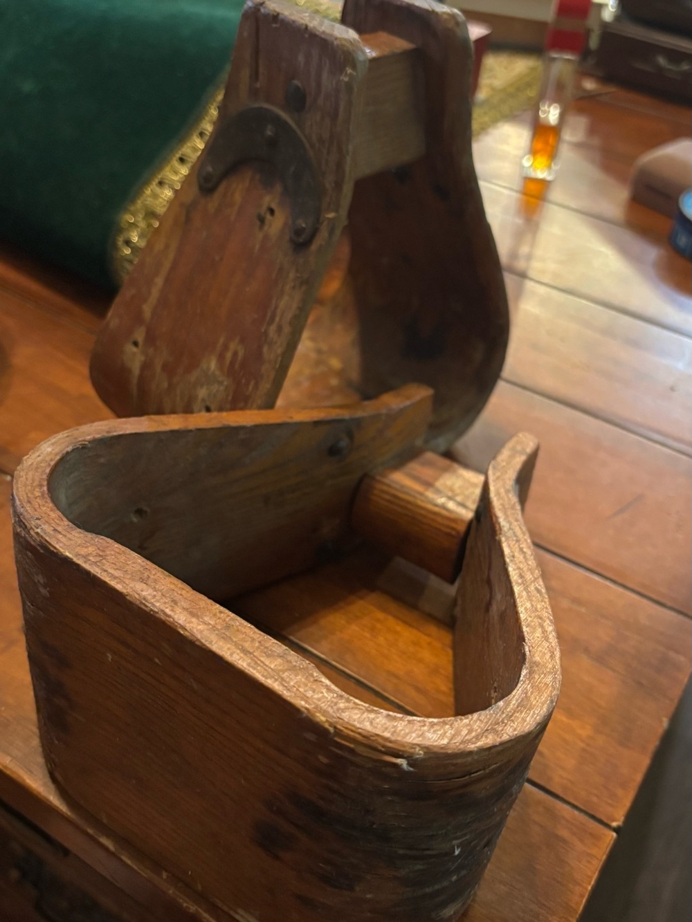 Vintage Wooden Western Saddle Stirrups Pair Bentwood Cowboy Ranch Equestrian Dec